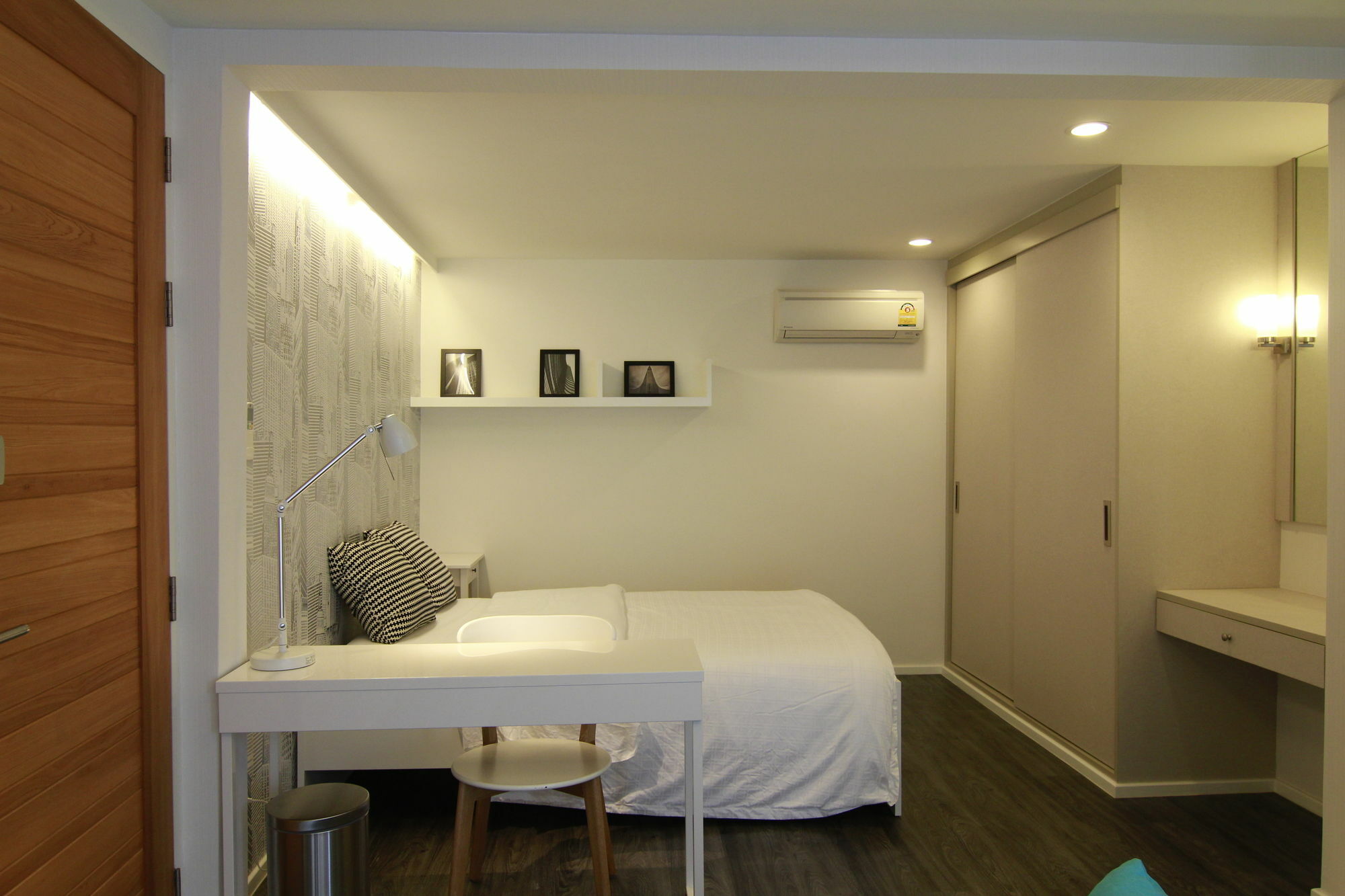 S Bloc Saladaeng Bed and Breakfast Bangkok Eksteriør billede